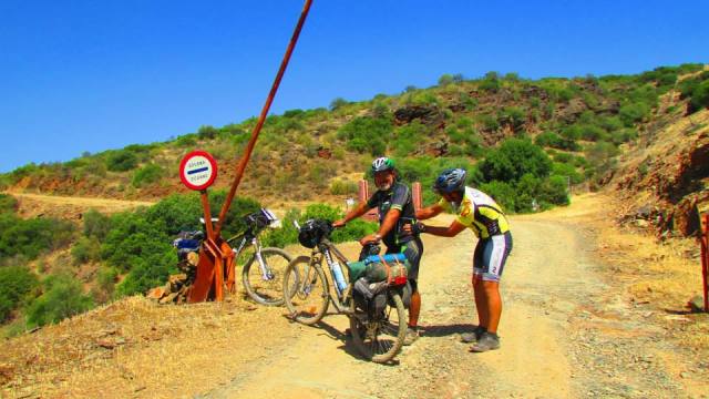 10488056_690043414365014_2176538340499218058_n